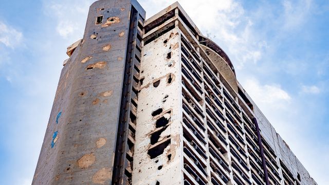 building-3729126_1920.jpg