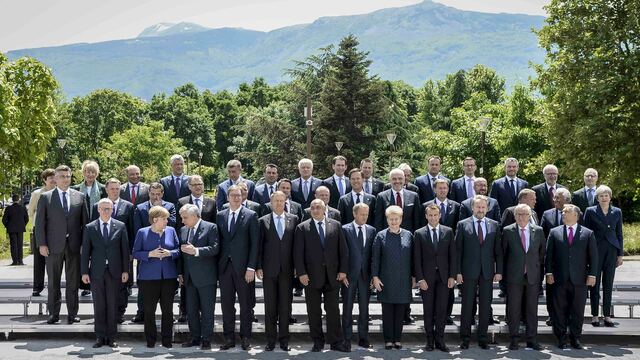 Family photo - EU Western Balkans Summit
