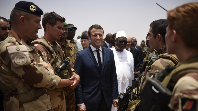 Macron in Mali 2017.JPG