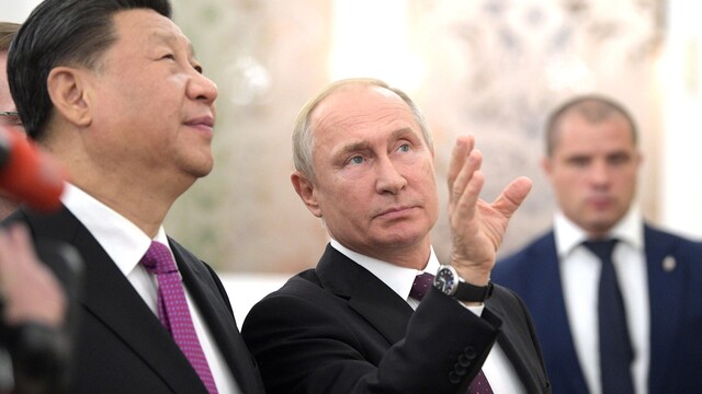 Vladimir_Putin_and_Xi_Jinping.jpg